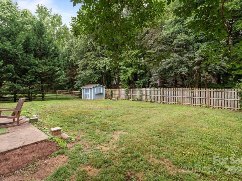 8906 Pickering Grove Lane, Charlotte, NC 28216.  MLS# CAR4291969, YatesRealty ID 22035. 