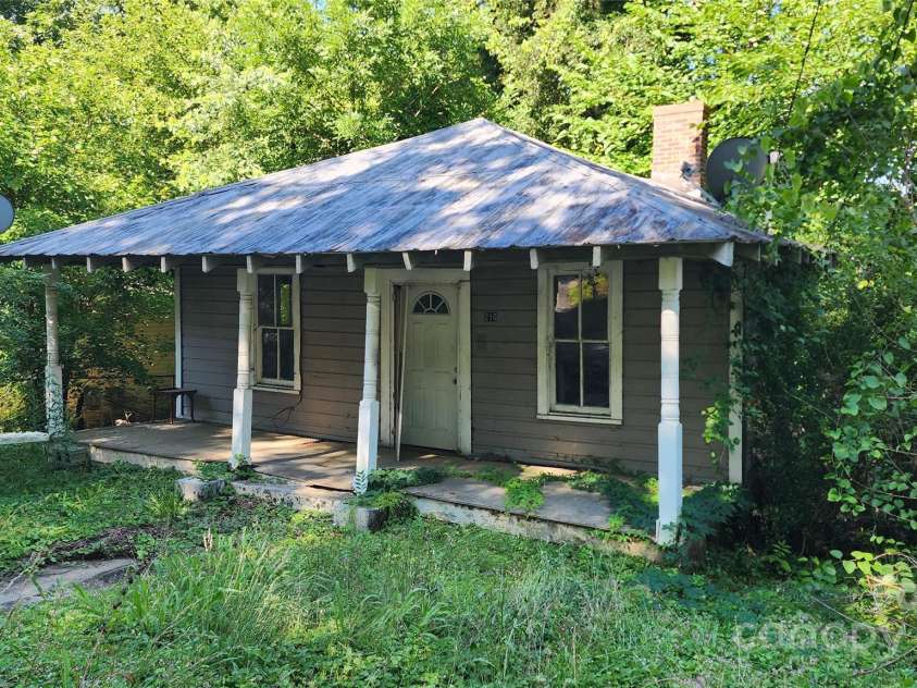 210 Mahan Street, Concord, NC 28025.  MLS# CAR4263040, YatesRealty ID 22037. 