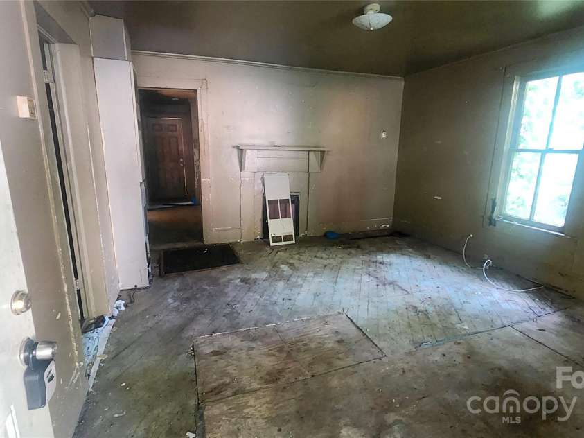 210 Mahan Street, Concord, NC 28025.  MLS# CAR4263040, YatesRealty ID 22037. 