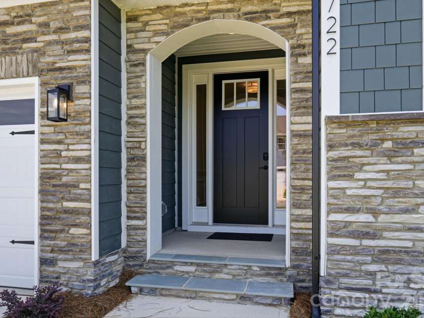 722 Clovis Street, Rock Hill, SC 29730.  MLS# CAR4375273, YatesRealty ID 22037. Front Porch