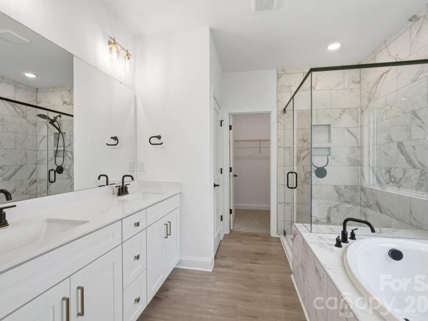 722 Clovis Street, Rock Hill, SC 29730.  MLS# CAR4375273, YatesRealty ID 22037. Primary Bathroom