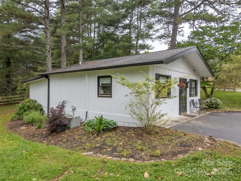 64 Persimmon Hill Drive, Columbus, NC 28722.  MLS# CAR4257157, YatesRealty ID 22038. Guest House