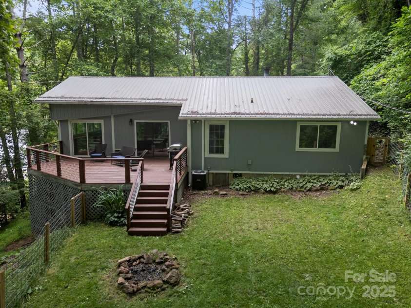 193 Timberside Drive, Mars Hill, NC 28754.  MLS# CAR4272349, YatesRealty ID 22039. 