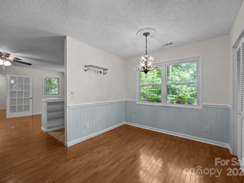 193 Timberside Drive, Mars Hill, NC 28754.  MLS# CAR4272349, YatesRealty ID 22039. 