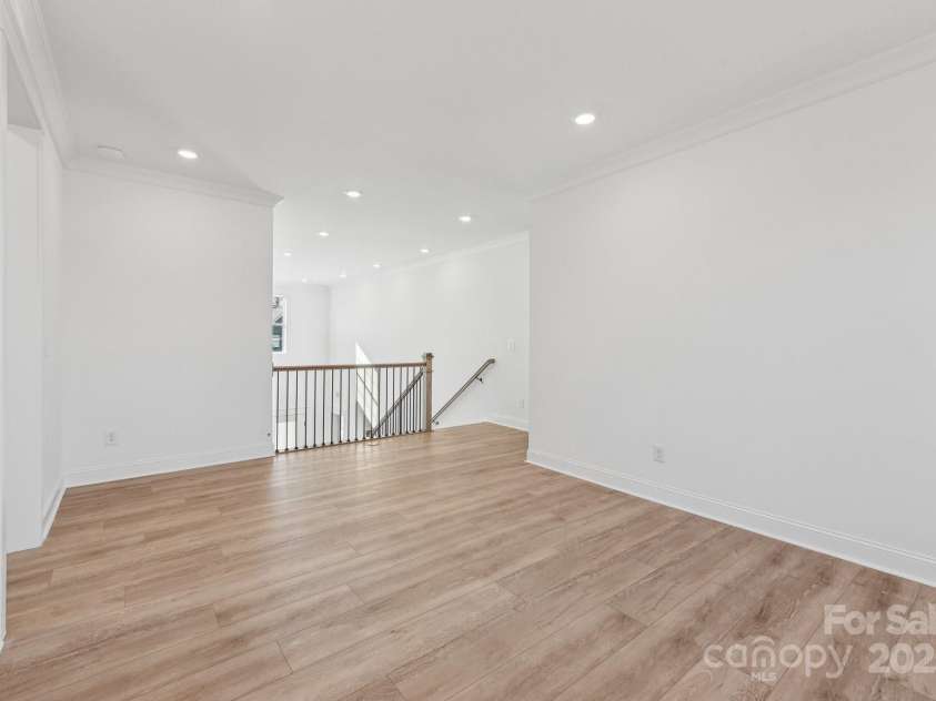 148 Windy Dell Drive, Tega Cay, SC 29708.  MLS# CAR4204504, YatesRealty ID 2204. Loft