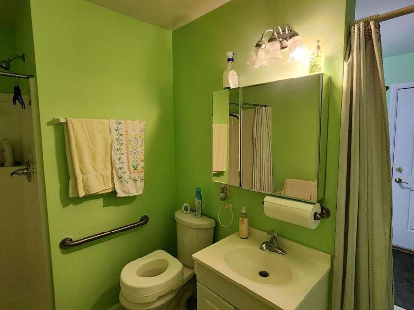 406 Caldwell Avenue, Newton, NC 28658.  MLS# CAR4248372, YatesRealty ID 2204. 