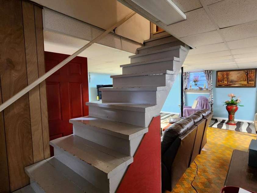 406 Caldwell Avenue, Newton, NC 28658.  MLS# CAR4248372, YatesRealty ID 2204. 