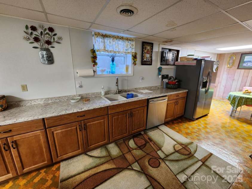 406 Caldwell Avenue, Newton, NC 28658.  MLS# CAR4248372, YatesRealty ID 2204. 