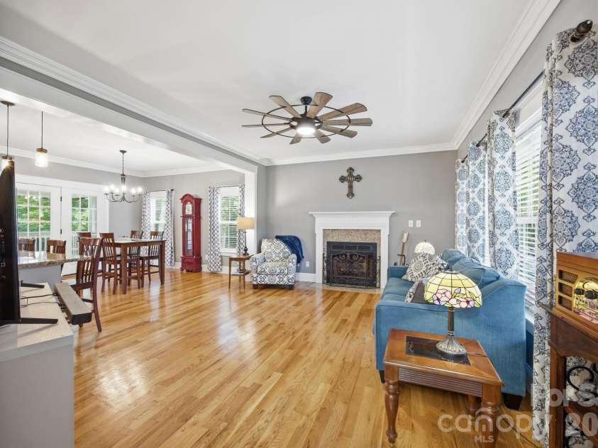 305 Hedrick Lambe Drive, Salisbury, NC 28146.  MLS# CAR4381504, YatesRealty ID 22040. Livingroom