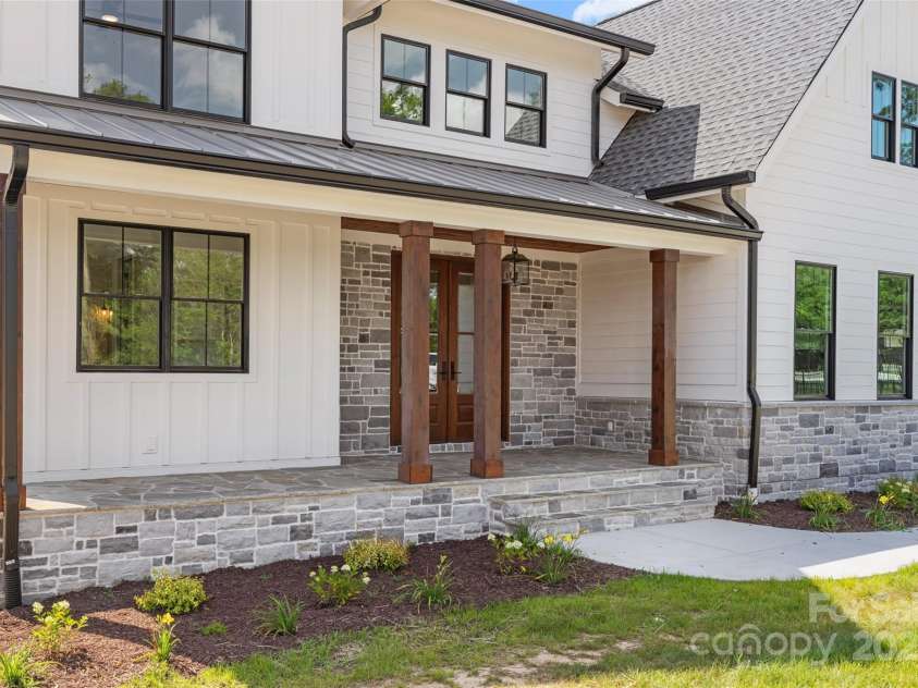 537 Riddle Mill Road, Clover, SC 29710.  MLS# CAR4272387, YatesRealty ID 22040. 