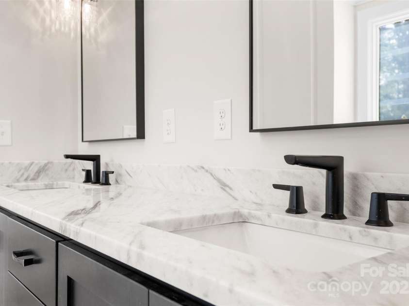 537 Riddle Mill Road, Clover, SC 29710.  MLS# CAR4272387, YatesRealty ID 22040. 