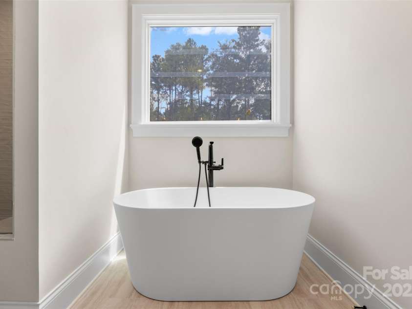 537 Riddle Mill Road, Clover, SC 29710.  MLS# CAR4272387, YatesRealty ID 22040. 