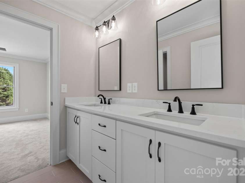 537 Riddle Mill Road, Clover, SC 29710.  MLS# CAR4272387, YatesRealty ID 22040. 