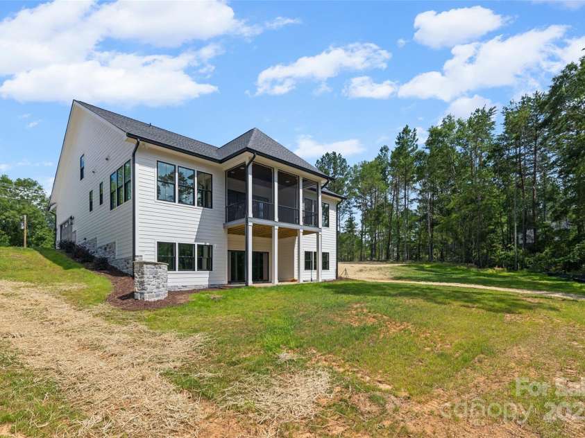 537 Riddle Mill Road, Clover, SC 29710.  MLS# CAR4272387, YatesRealty ID 22040. 