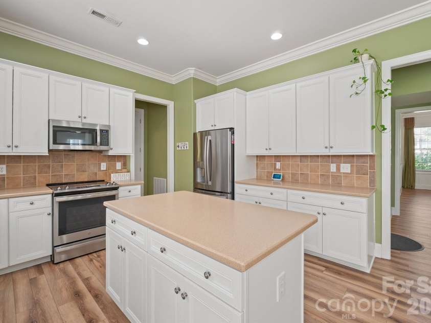 4109 Exbury Gardens Drive, Waxhaw, NC 28173.  MLS# CAR4382310, YatesRealty ID 22041. 