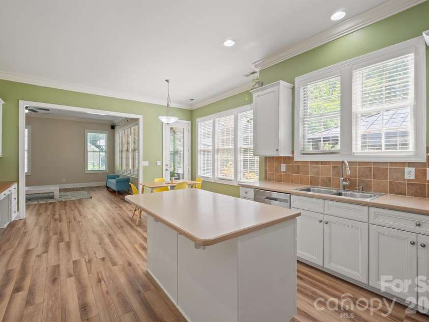4109 Exbury Gardens Drive, Waxhaw, NC 28173.  MLS# CAR4382310, YatesRealty ID 22041. 