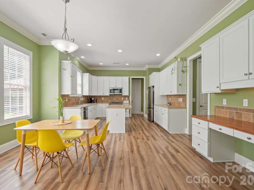 4109 Exbury Gardens Drive, Waxhaw, NC 28173.  MLS# CAR4382310, YatesRealty ID 22041. 