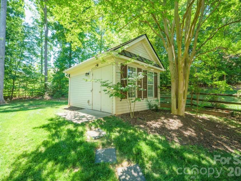 4109 Exbury Gardens Drive, Waxhaw, NC 28173.  MLS# CAR4382310, YatesRealty ID 22041. 