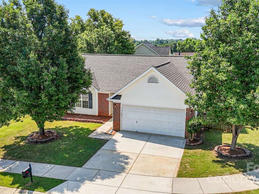 4697 Madeline Drive, Rock Hill, SC 29732.  MLS# CAR4272547, YatesRealty ID 22041. 