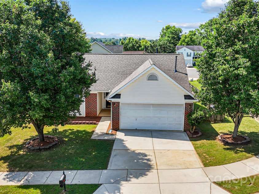 4697 Madeline Drive, Rock Hill, SC 29732.  MLS# CAR4272547, YatesRealty ID 22041. 