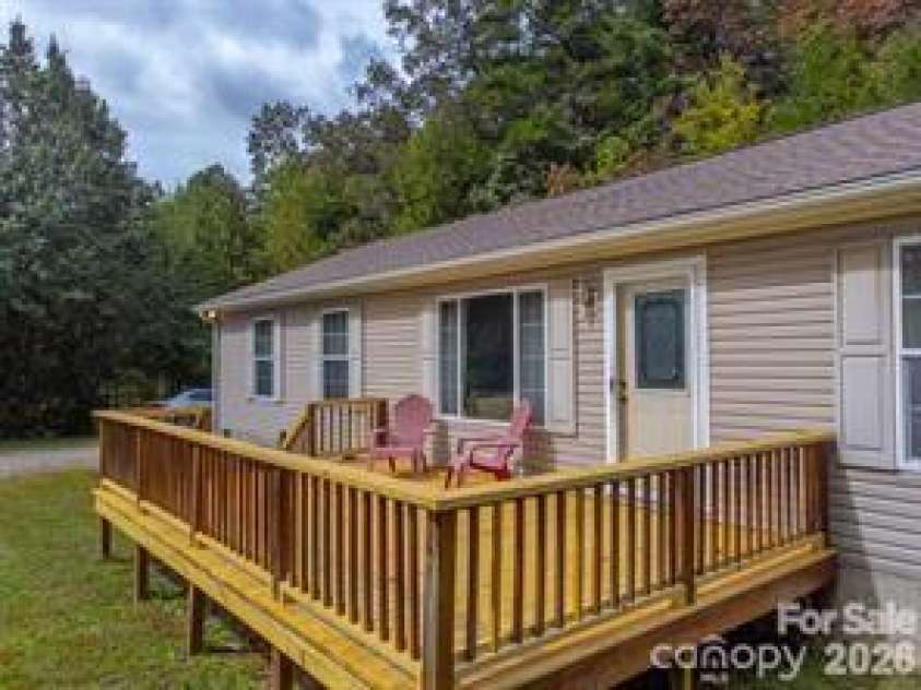 179 Fresh Water Ridge, Whittier, NC 28789.  MLS# CAR4382072, YatesRealty ID 22042. 