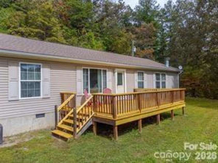 179 Fresh Water Ridge, Whittier, NC 28789.  MLS# CAR4382072, YatesRealty ID 22042. 