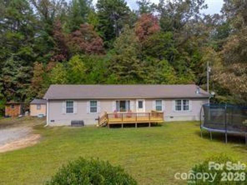 179 Fresh Water Ridge, Whittier, NC 28789.  MLS# CAR4382072, YatesRealty ID 22042. 