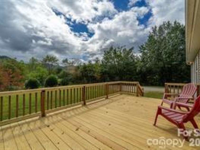 179 Fresh Water Ridge, Whittier, NC 28789.  MLS# CAR4382072, YatesRealty ID 22042. 