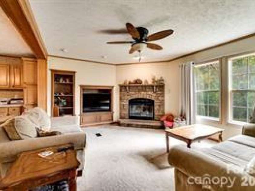 179 Fresh Water Ridge, Whittier, NC 28789.  MLS# CAR4382072, YatesRealty ID 22042. 