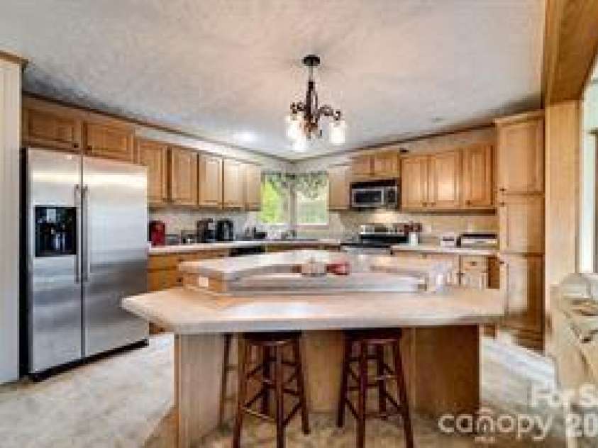 179 Fresh Water Ridge, Whittier, NC 28789.  MLS# CAR4382072, YatesRealty ID 22042. 