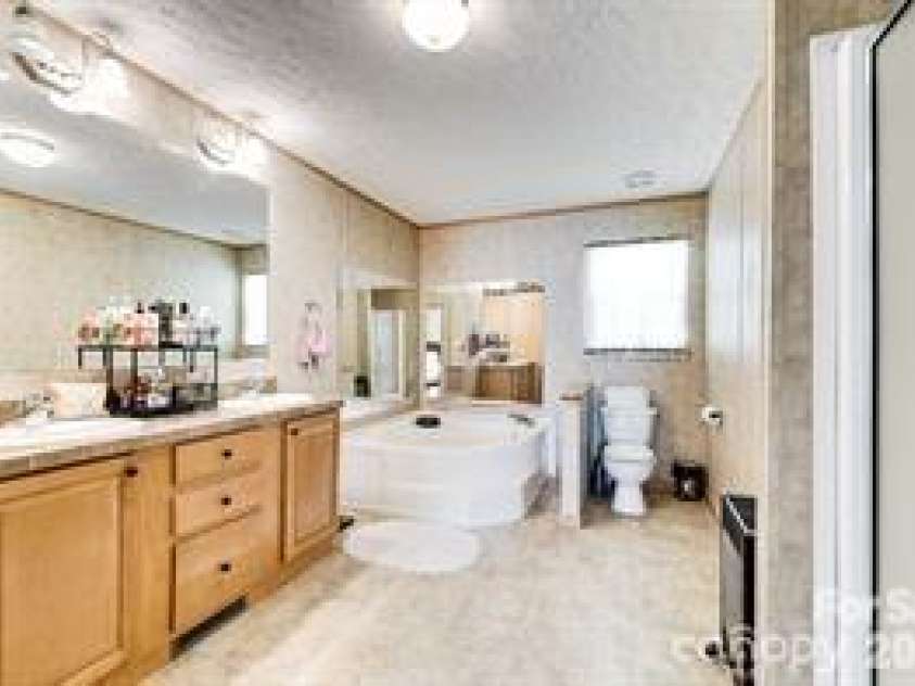 179 Fresh Water Ridge, Whittier, NC 28789.  MLS# CAR4382072, YatesRealty ID 22042. 