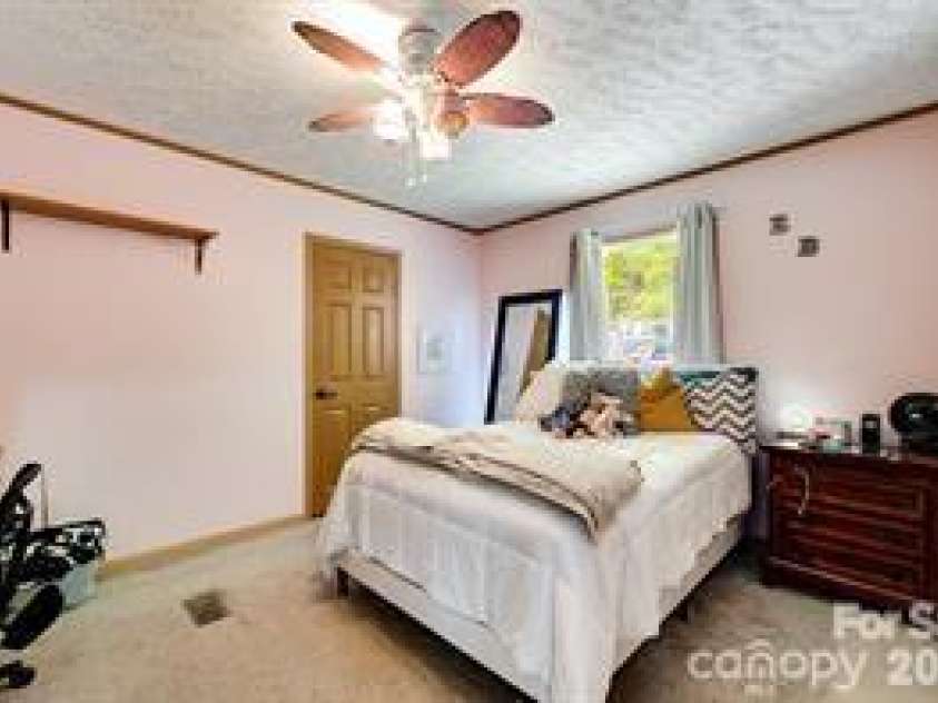 179 Fresh Water Ridge, Whittier, NC 28789.  MLS# CAR4382072, YatesRealty ID 22042. 
