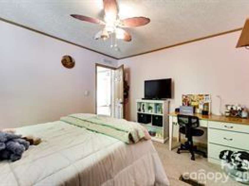 179 Fresh Water Ridge, Whittier, NC 28789.  MLS# CAR4382072, YatesRealty ID 22042. 