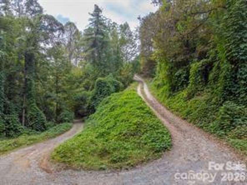 179 Fresh Water Ridge, Whittier, NC 28789.  MLS# CAR4382072, YatesRealty ID 22042. 