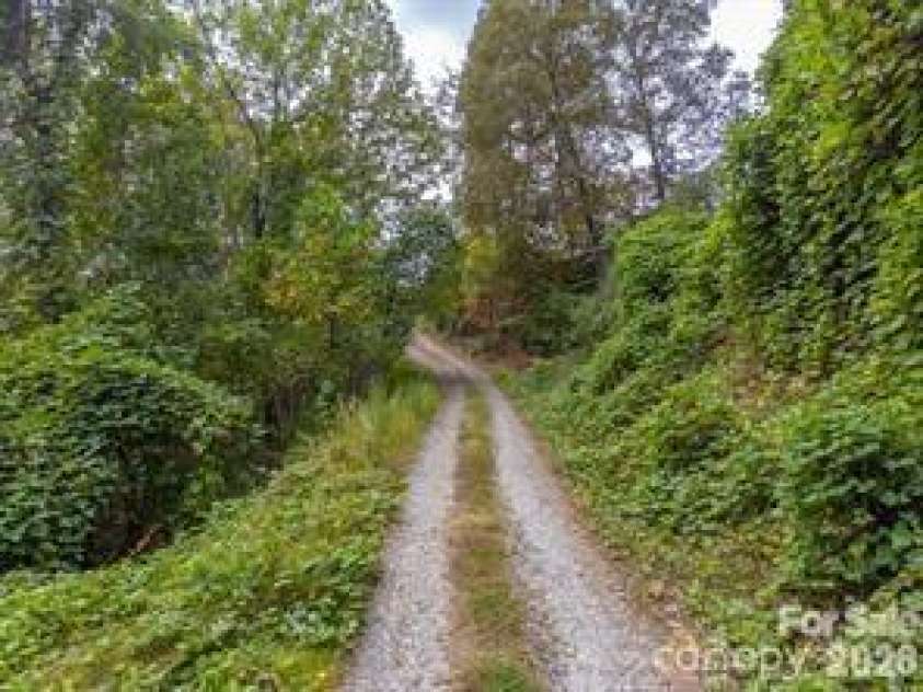 179 Fresh Water Ridge, Whittier, NC 28789.  MLS# CAR4382072, YatesRealty ID 22042. 