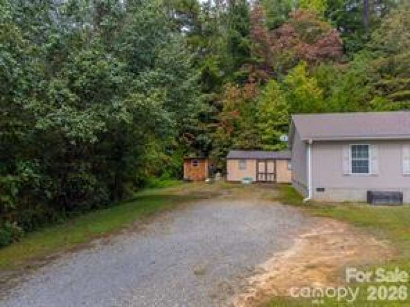 179 Fresh Water Ridge, Whittier, NC 28789.  MLS# CAR4382072, YatesRealty ID 22042. 