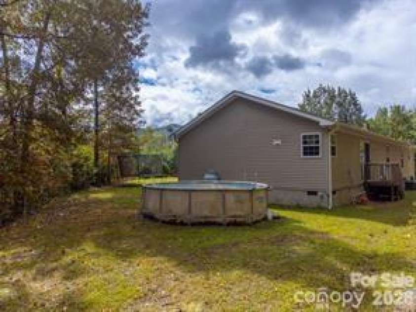 179 Fresh Water Ridge, Whittier, NC 28789.  MLS# CAR4382072, YatesRealty ID 22042. 