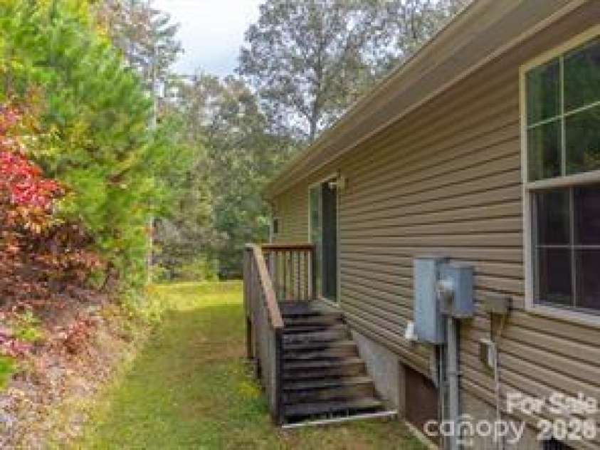 179 Fresh Water Ridge, Whittier, NC 28789.  MLS# CAR4382072, YatesRealty ID 22042. 