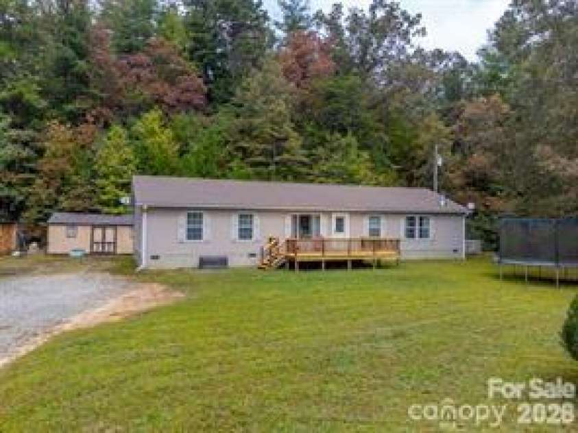 179 Fresh Water Ridge, Whittier, NC 28789.  MLS# CAR4382072, YatesRealty ID 22042. 
