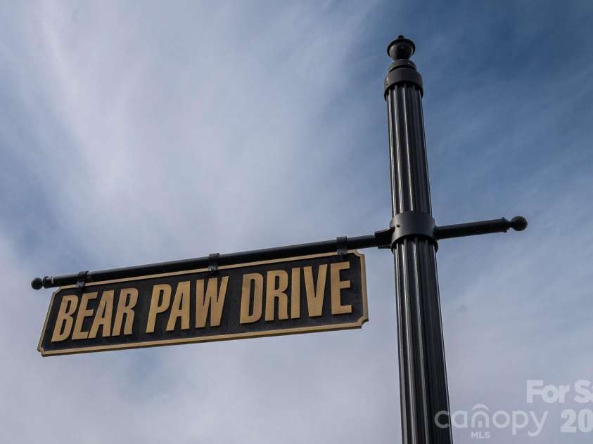 504 Bear Paw Drive, Waxhaw, NC 28173.  MLS# CAR4376310, YatesRealty ID 22043. 