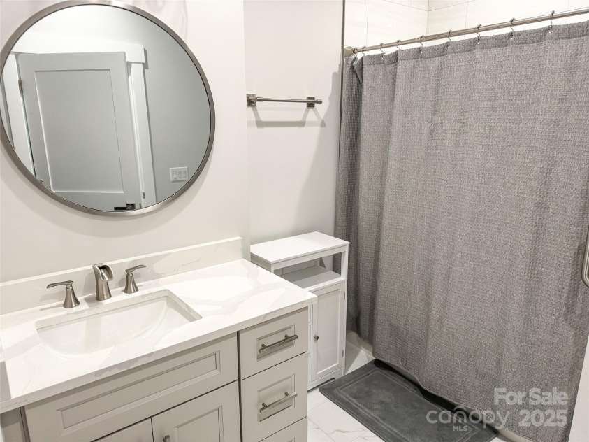 154 Amblers Knoll Road, Weaverville, NC 28787.  MLS# CAR4296744, YatesRealty ID 22044. Full bath downstairs 