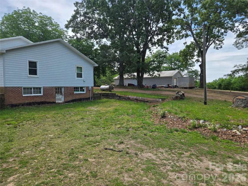 1127 Mountain Street, Blacksburg, SC 29702.  MLS# CAR4381881, YatesRealty ID 22045. 