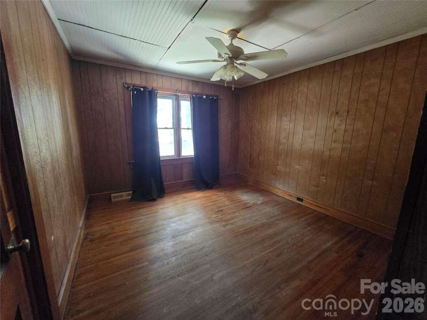 1127 Mountain Street, Blacksburg, SC 29702.  MLS# CAR4381881, YatesRealty ID 22045. 