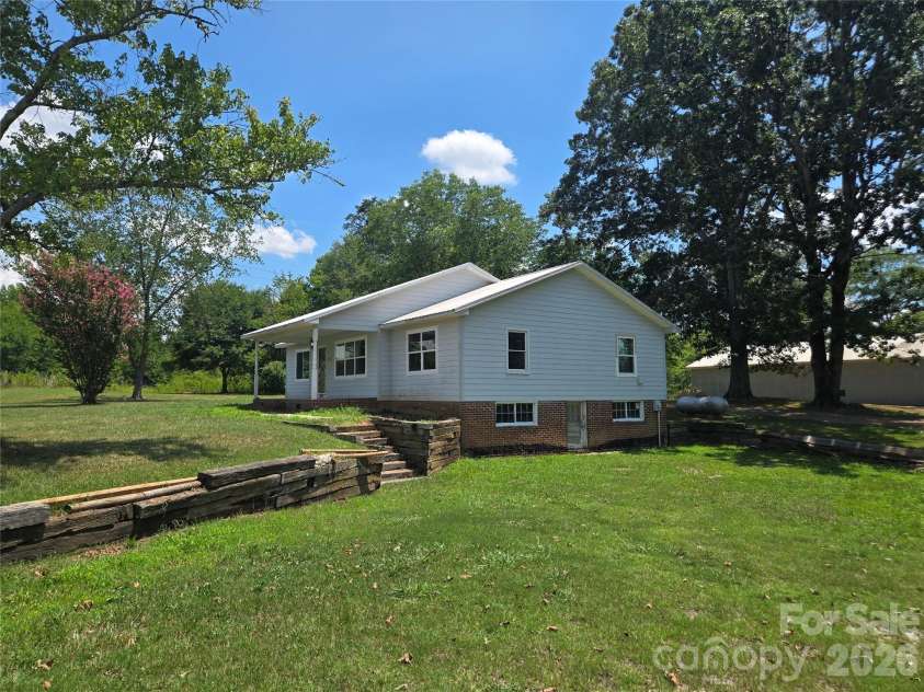 1127 Mountain Street, Blacksburg, SC 29702.  MLS# CAR4381881, YatesRealty ID 22045. 