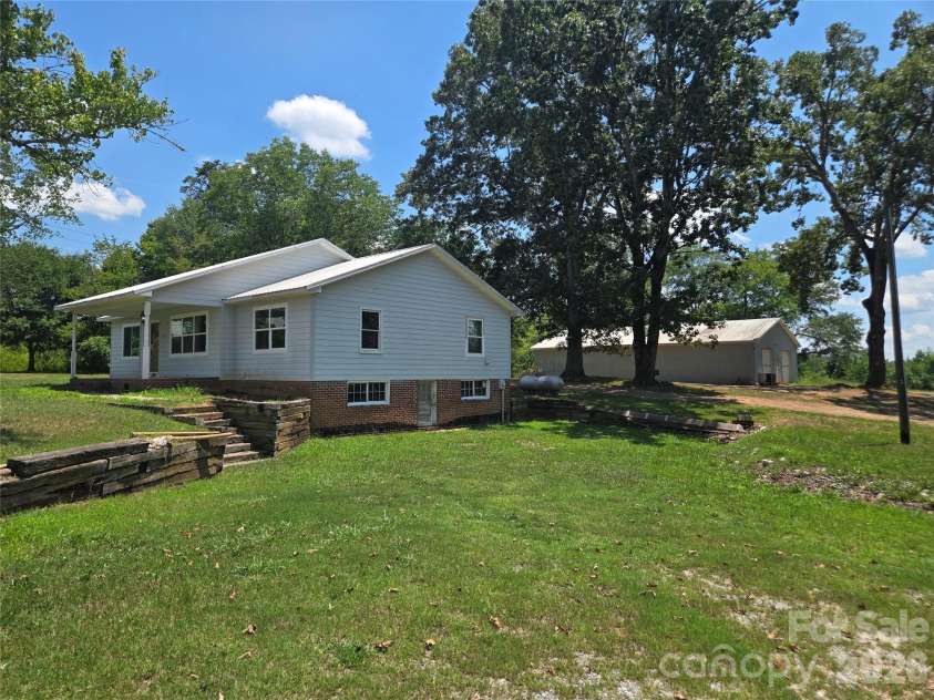 1127 Mountain Street, Blacksburg, SC 29702.  MLS# CAR4381881, YatesRealty ID 22045. 