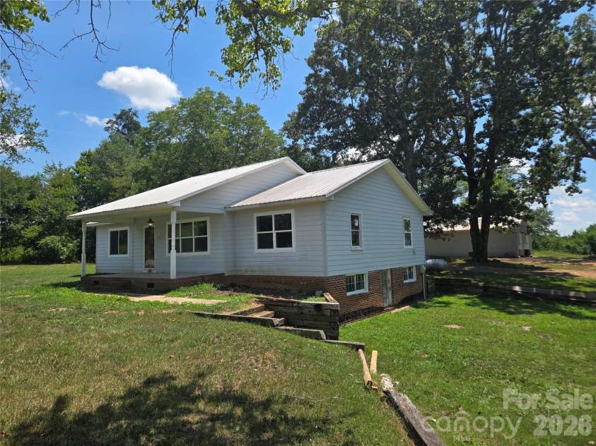1127 Mountain Street, Blacksburg, SC 29702.  MLS# CAR4381881, YatesRealty ID 22045. 