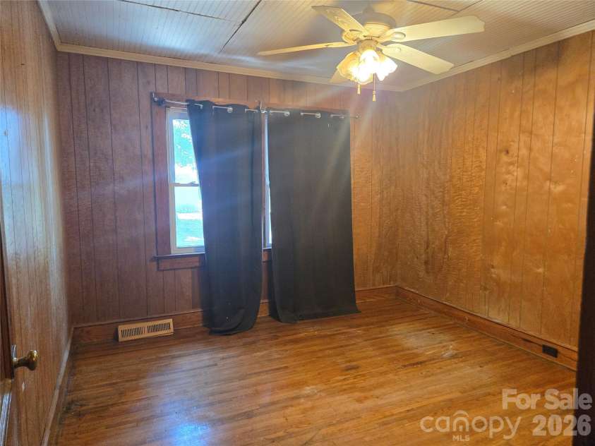 1127 Mountain Street, Blacksburg, SC 29702.  MLS# CAR4381881, YatesRealty ID 22045. 