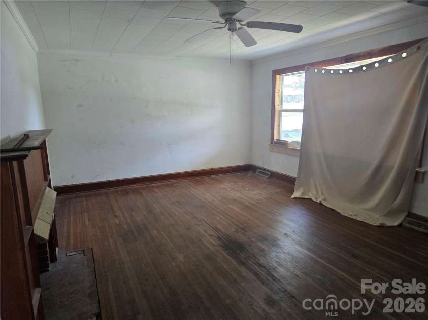 1127 Mountain Street, Blacksburg, SC 29702.  MLS# CAR4381881, YatesRealty ID 22045. 