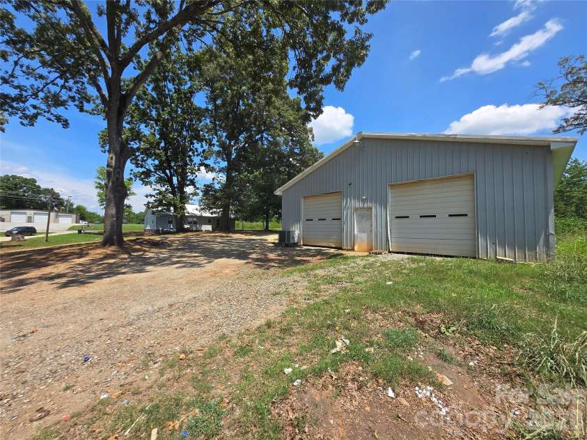1127 Mountain Street, Blacksburg, SC 29702.  MLS# CAR4381881, YatesRealty ID 22045. 