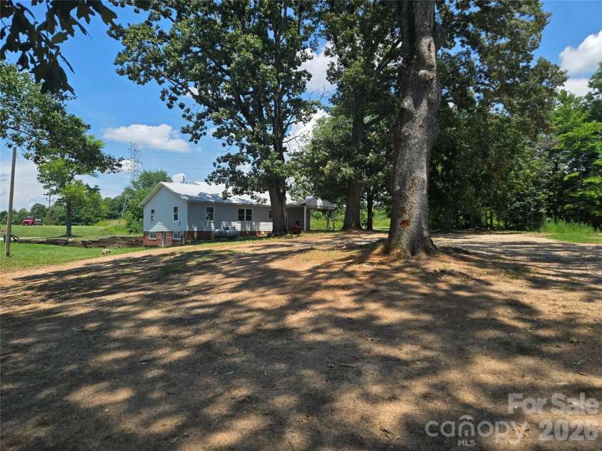 1127 Mountain Street, Blacksburg, SC 29702.  MLS# CAR4381881, YatesRealty ID 22045. 